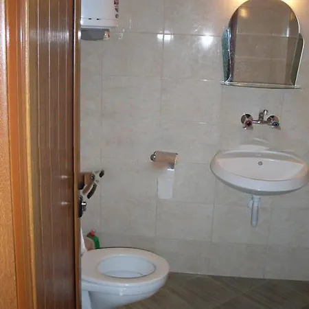 Apartment Dora *
